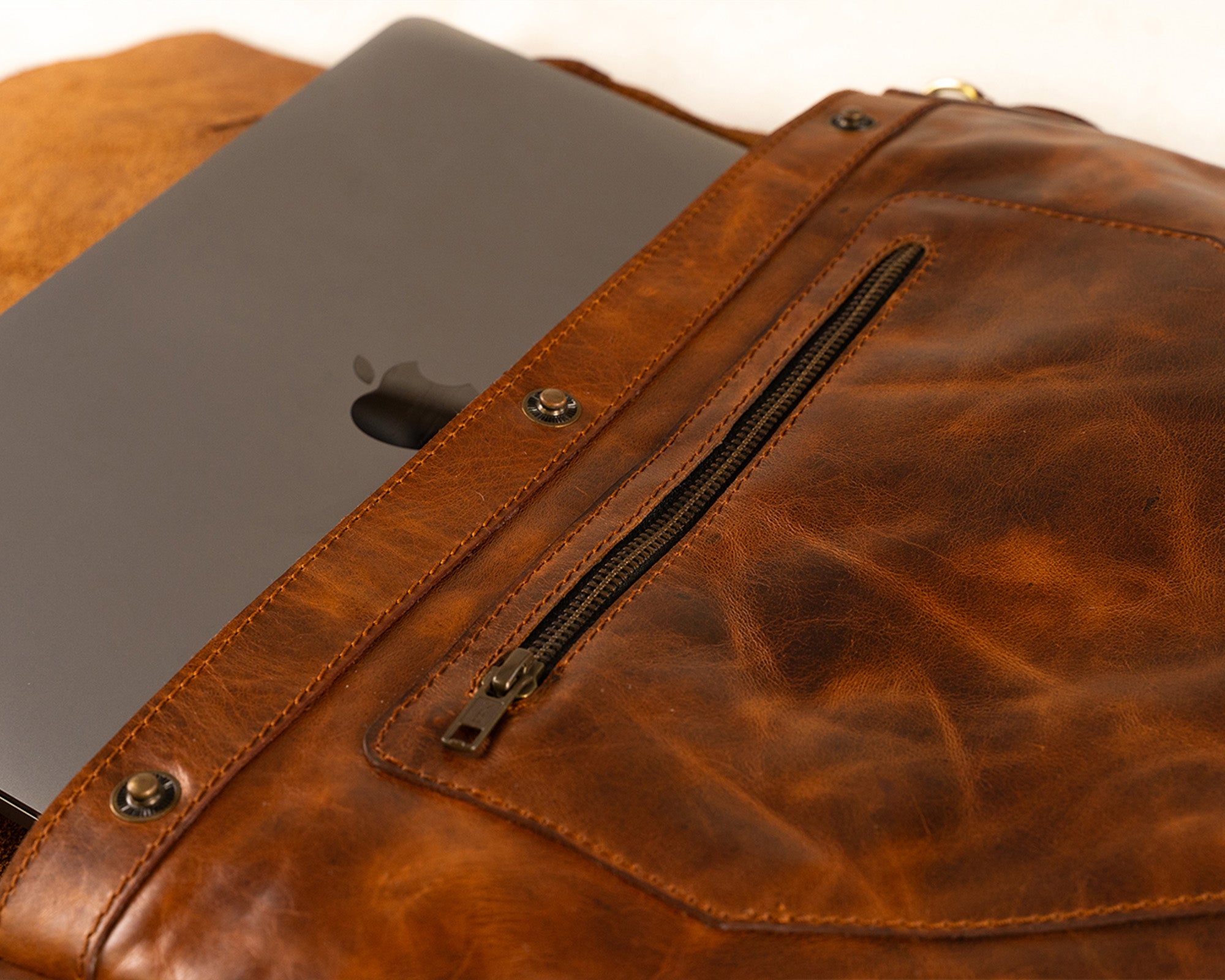 15" Agrestic Laptop Leather Bag