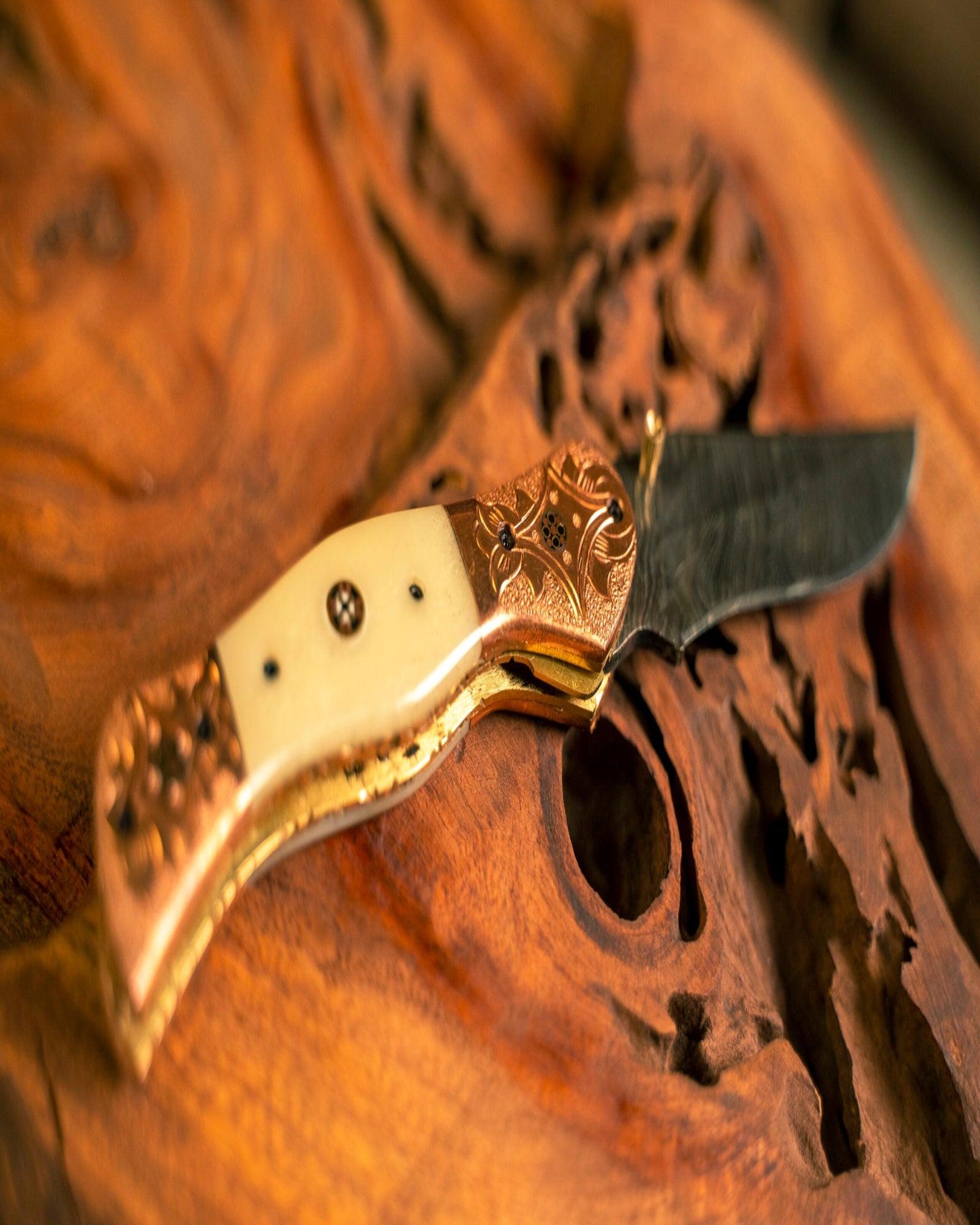 Handmade Damascus Steel Folding Knife with Double Copper – Hand-Tooled Pocket Knife